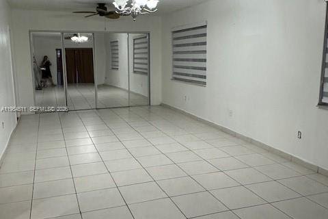 Casa en alquiler en Miami, Florida, 4 dormitorios, 236.25 m2 № 2009169 - foto 11