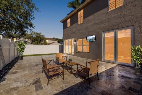 Villa ou maison à vendre à Pembroke Pines, Floride: 3 chambres, 171.68 m2 № 1790527 - photo 2