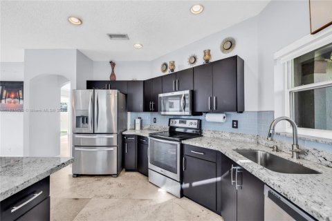 Villa ou maison à vendre à Pembroke Pines, Floride: 3 chambres, 171.68 m2 № 1790527 - photo 15