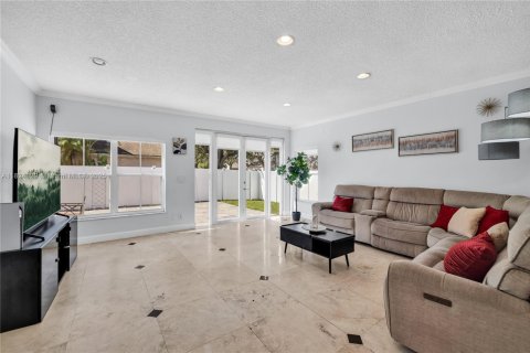 Villa ou maison à vendre à Pembroke Pines, Floride: 3 chambres, 171.68 m2 № 1790527 - photo 22