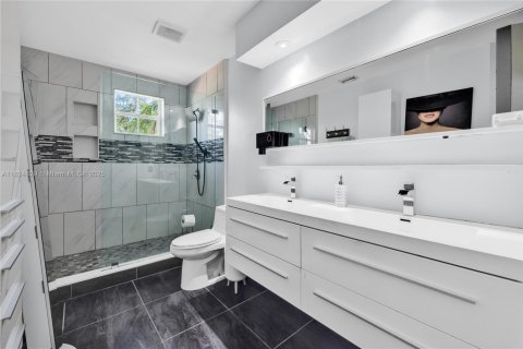 Villa ou maison à vendre à Pembroke Pines, Floride: 3 chambres, 171.68 m2 № 1790527 - photo 30