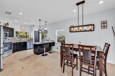 Villa ou maison à vendre à Pembroke Pines, Floride: 3 chambres, 171.68 m2 № 1790527 - photo 16