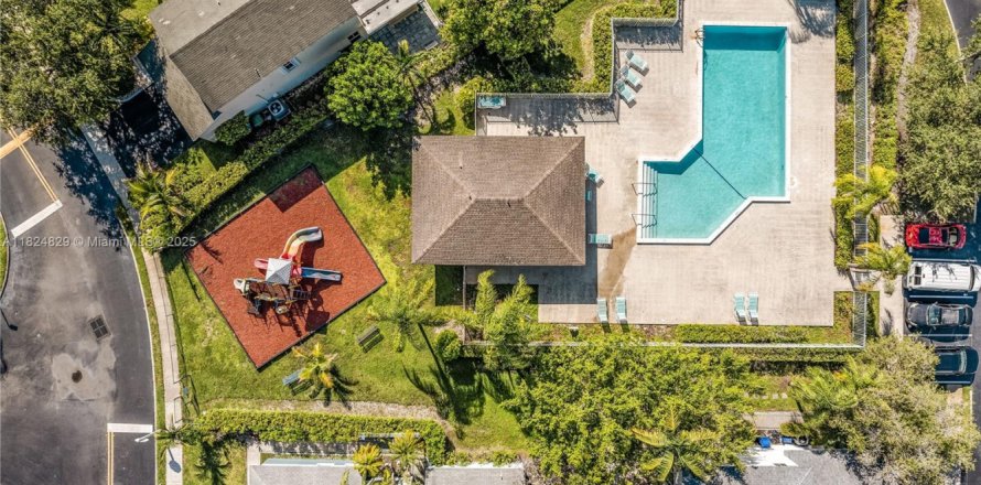 Villa ou maison à Pembroke Pines, Floride 3 chambres, 171.68 m2 № 1790527