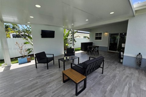 Casa en venta en Miami, Florida, 3 dormitorios, 159.98 m2 № 1993651 - foto 19