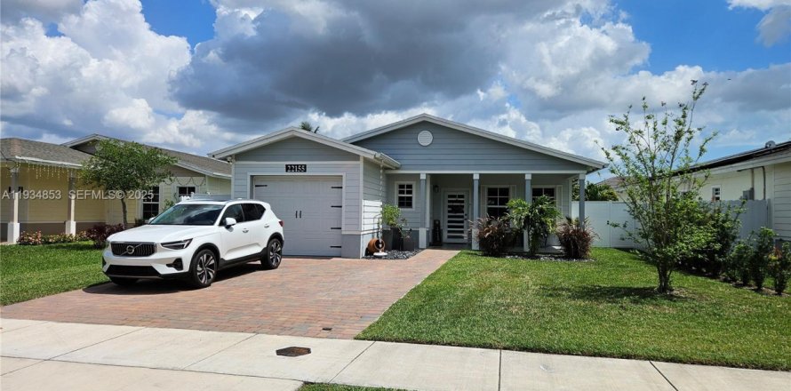 Casa en Miami, Florida 3 dormitorios, 159.98 m2 № 1993651