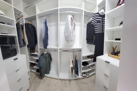 Casa en venta en Miami, Florida, 3 dormitorios, 159.98 m2 № 1993651 - foto 12