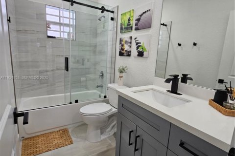 Casa en venta en Miami, Florida, 3 dormitorios, 159.98 m2 № 1993651 - foto 18