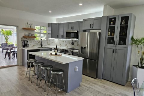 Casa en venta en Miami, Florida, 3 dormitorios, 159.98 m2 № 1993651 - foto 7