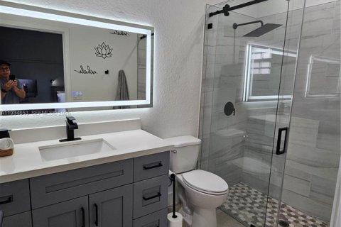 Casa en venta en Miami, Florida, 3 dormitorios, 159.98 m2 № 1993651 - foto 13