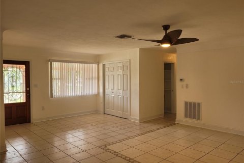 Casa en alquiler en Saint Petersburg, Florida, 2 dormitorios, 139.35 m2 № 1833082 - foto 5