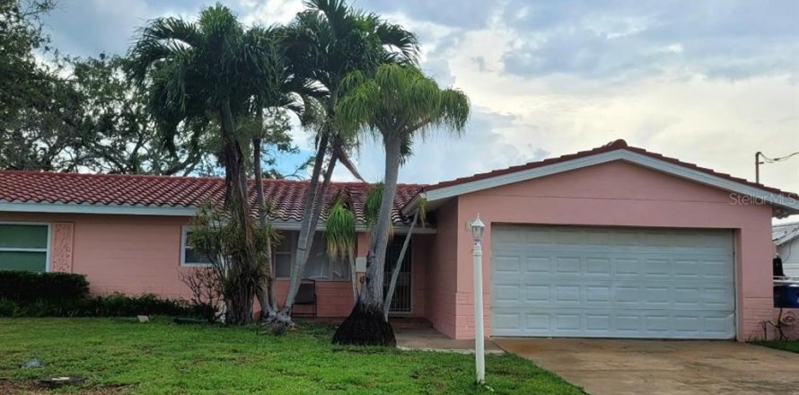 Villa ou maison à Saint Petersburg, Floride 2 chambres, 139.35 m2 № 1833082