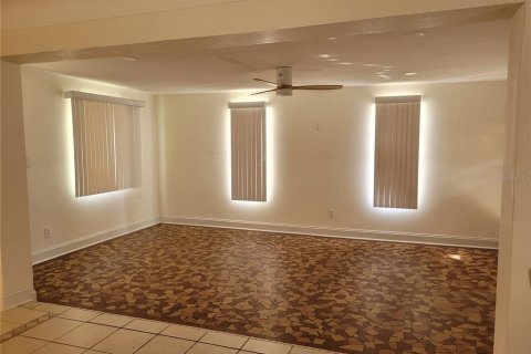 Casa en alquiler en Saint Petersburg, Florida, 2 dormitorios, 139.35 m2 № 1833082 - foto 9
