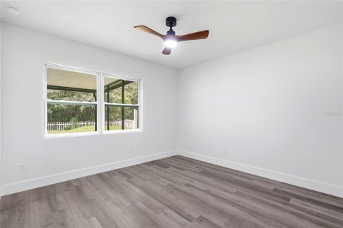 House in Tampa, Florida 4 bedrooms, 130.71 sq.m. № 2330953 - photo 15