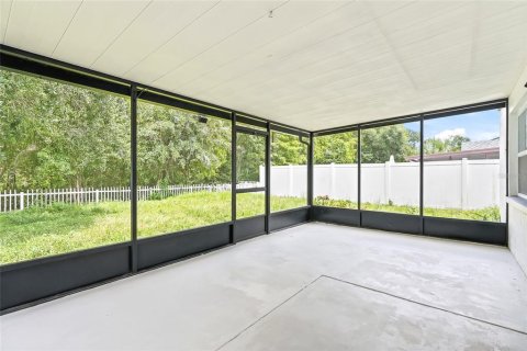 House in Tampa, Florida 4 bedrooms, 130.71 sq.m. № 2330953 - photo 27