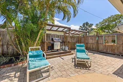 House in Cocoa Beach, Florida 4 bedrooms, 223.52 sq.m. № 1846597 - photo 30