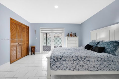 Casa en venta en Miami, Florida, 3 dormitorios, 123.75 m2 № 2000293 - foto 22
