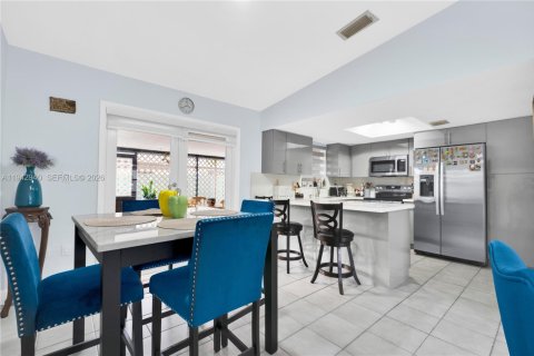 Casa en venta en Miami, Florida, 3 dormitorios, 123.75 m2 № 2000293 - foto 11