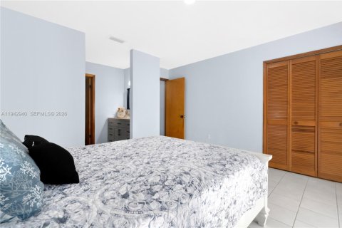 Casa en venta en Miami, Florida, 3 dormitorios, 123.75 m2 № 2000293 - foto 23