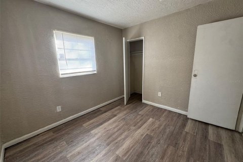 House in Orlando, Florida 4 bedrooms, 139.35 sq.m. № 2109147 - photo 16