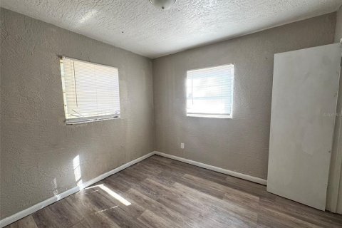 House in Orlando, Florida 4 bedrooms, 139.35 sq.m. № 2109147 - photo 18