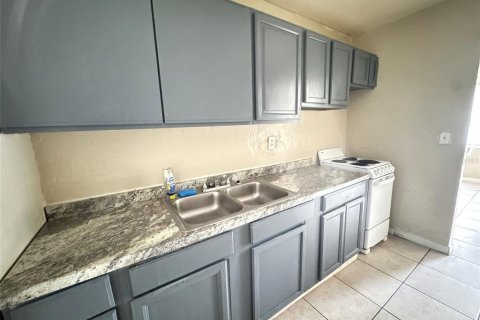 House in Orlando, Florida 4 bedrooms, 139.35 sq.m. № 2109147 - photo 21