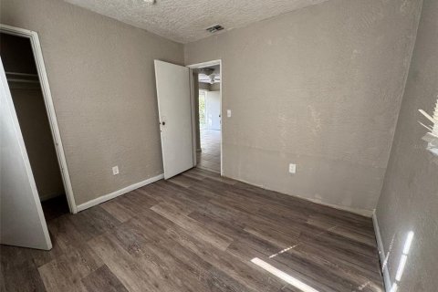 House in Orlando, Florida 4 bedrooms, 139.35 sq.m. № 2109147 - photo 19