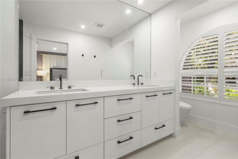 Купить таунхаус в Майами, Флорида 3 спальни, 146.79м2, № 2023886 - фото 24