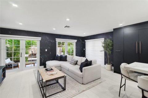 Купить таунхаус в Майами, Флорида 3 спальни, 146.79м2, № 2023886 - фото 11