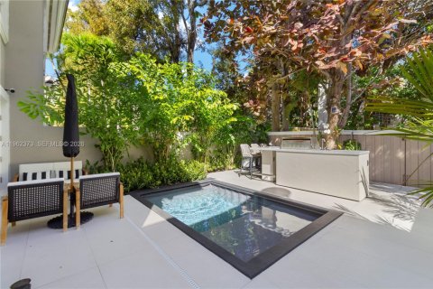 Купить таунхаус в Майами, Флорида 3 спальни, 146.79м2, № 2023886 - фото 6