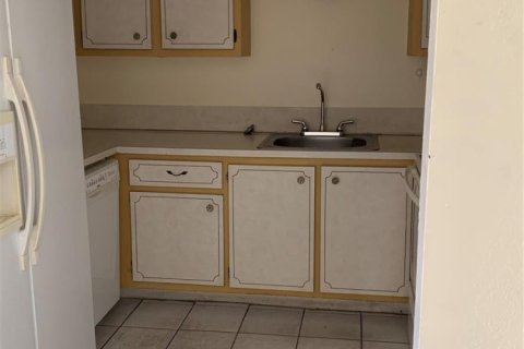 Copropriété à louer à Hialeah, Floride: 3 chambres, 102.01 m2 № 2420730 - photo 4
