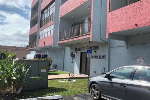 Condo à Hialeah, Floride, 3 chambres  № 2420730