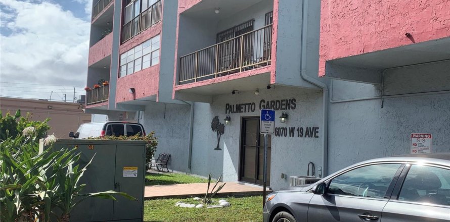 Condo à Hialeah, Floride, 3 chambres  № 2420730