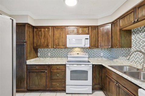 Condo in Altamonte Springs, Florida, 2 bedrooms № 2092908 - photo 6