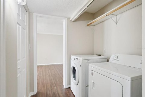 Condo in Altamonte Springs, Florida, 2 bedrooms № 2092908 - photo 17