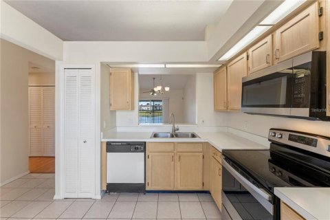 Condominio en alquiler en Orlando, Florida, 2 dormitorios, 94.11 m2 № 1912239 - foto 10