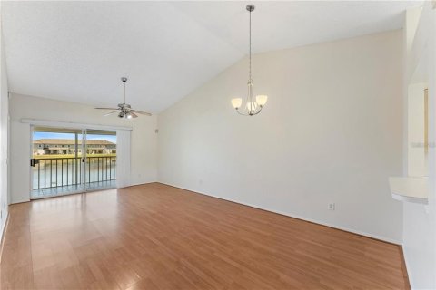 Condominio en alquiler en Orlando, Florida, 2 dormitorios, 94.11 m2 № 1912239 - foto 18