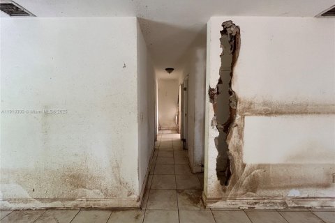 Купить виллу или дом в Майами, Флорида 3 спальни, 133.41м2, № 1969659 - фото 14