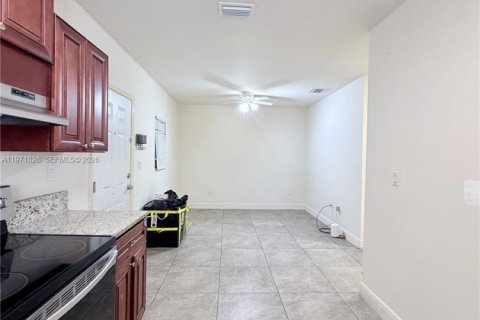 Appartement à louer à Miami, Floride: 1 chambre, 83.61 m2 № 2032447 - photo 3