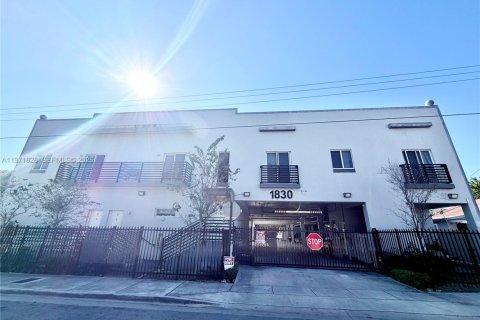 Apartamento en Miami, Florida 1 dormitorio, 83.61 m2 № 2032447