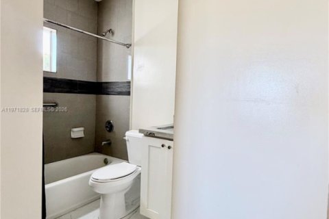 Appartement à louer à Miami, Floride: 1 chambre, 83.61 m2 № 2032447 - photo 14