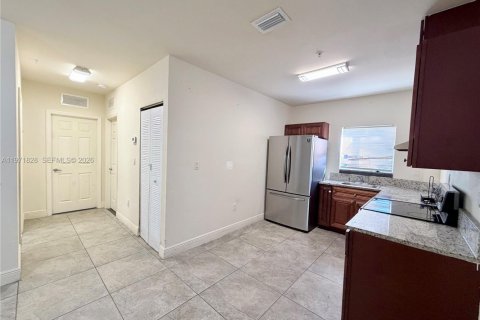 Appartement à louer à Miami, Floride: 1 chambre, 83.61 m2 № 2032447 - photo 4