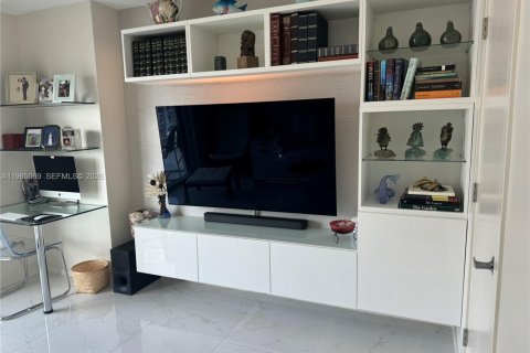 Condominio en alquiler en Miami, Florida, 2 dormitorios, 94.02 m2 № 2081171 - foto 9