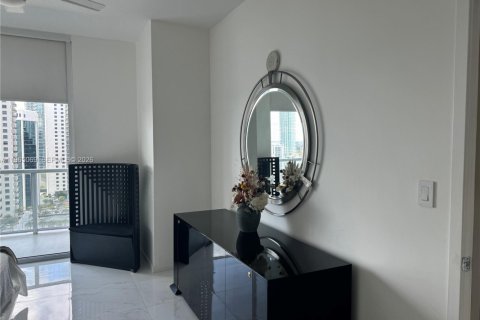 Condominio en alquiler en Miami, Florida, 2 dormitorios, 94.02 m2 № 2081171 - foto 1