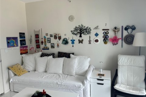 Condominio en alquiler en Miami, Florida, 2 dormitorios, 94.02 m2 № 2081171 - foto 5