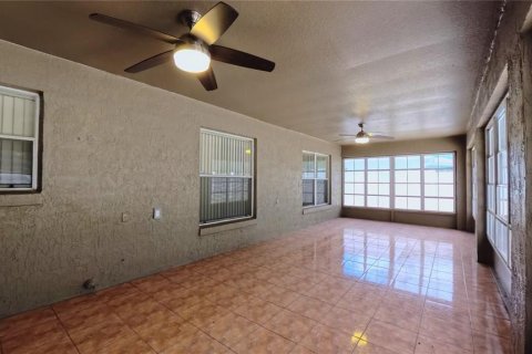 Villa ou maison à vendre à Kissimmee, Floride: 4 chambres, 172.24 m2 № 2303251 - photo 23