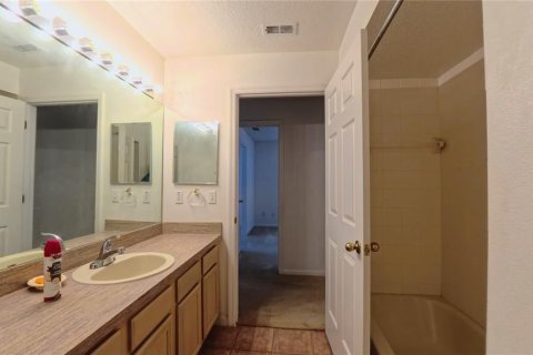 Villa ou maison à vendre à Kissimmee, Floride: 4 chambres, 172.24 m2 № 2303251 - photo 16