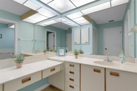 Купить виллу или дом в Сарасота, Флорида 9 комнат, 197.14м2, № 1746983 - фото 20