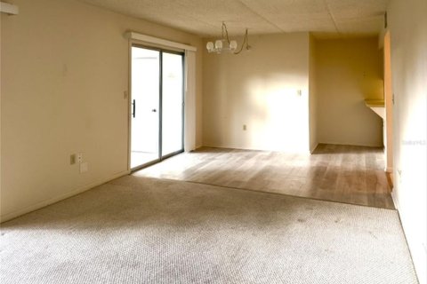 Condo in Inverness, Florida, 2 bedrooms  № 1901924 - photo 5