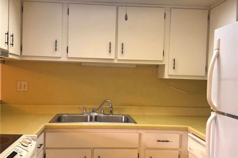 Condo in Inverness, Florida, 2 bedrooms  № 1901924 - photo 3