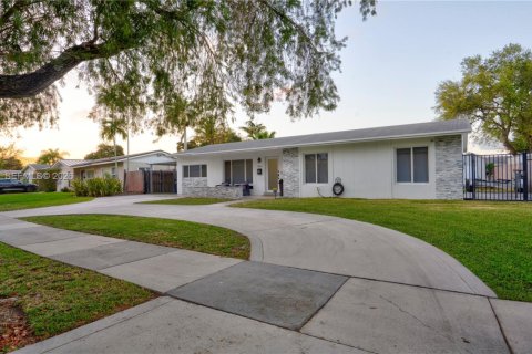 Villa ou maison à vendre à Cutler Bay, Floride: 3 chambres, 134.89 m2 № 2044617 - photo 22